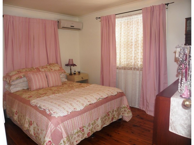 16 Kinabalu drive, Eagle Heights QLD 4271