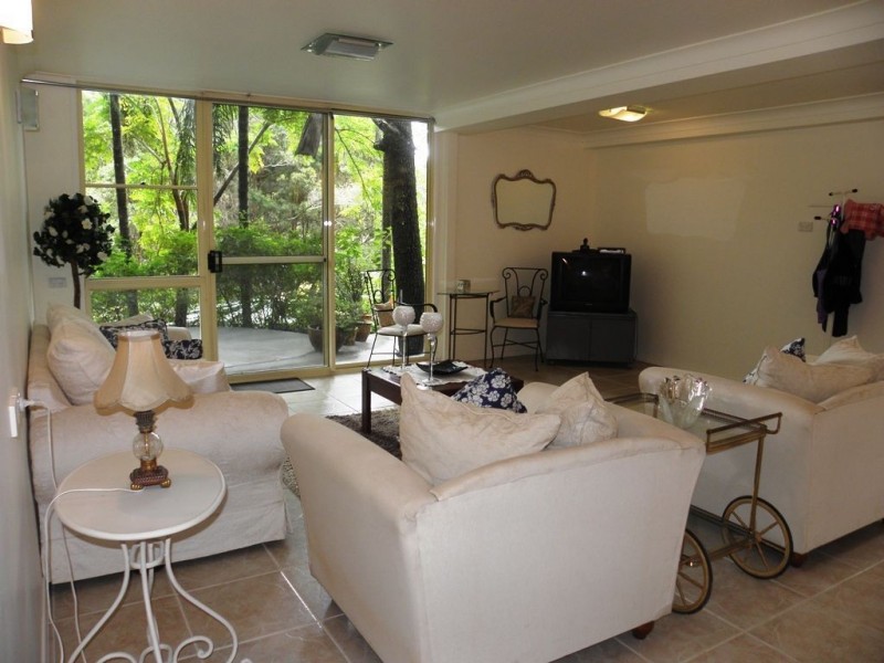 16 Kinabalu drive, Eagle Heights QLD 4271