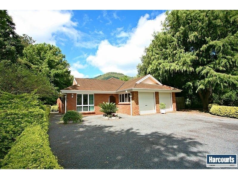 111 Vonda Youngman Drive, Tamborine QLD 4270
