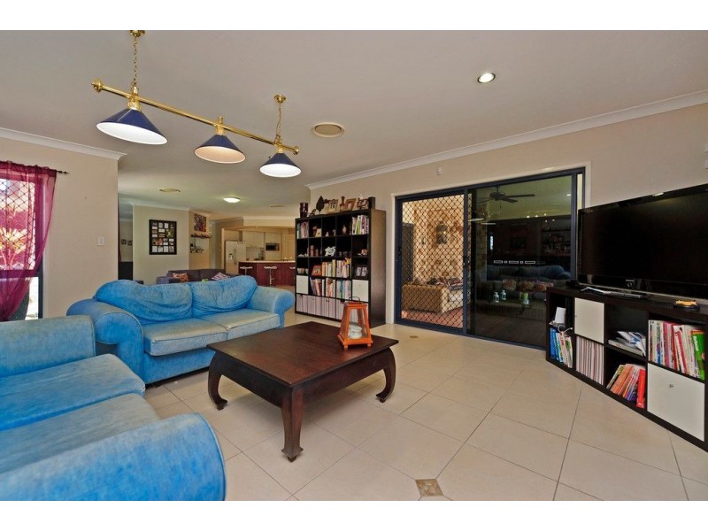64 Racecourse Place, Tamborine QLD 4270