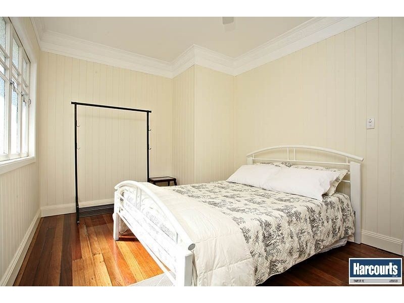 2 Chestnut Road, Tamborine QLD 4270