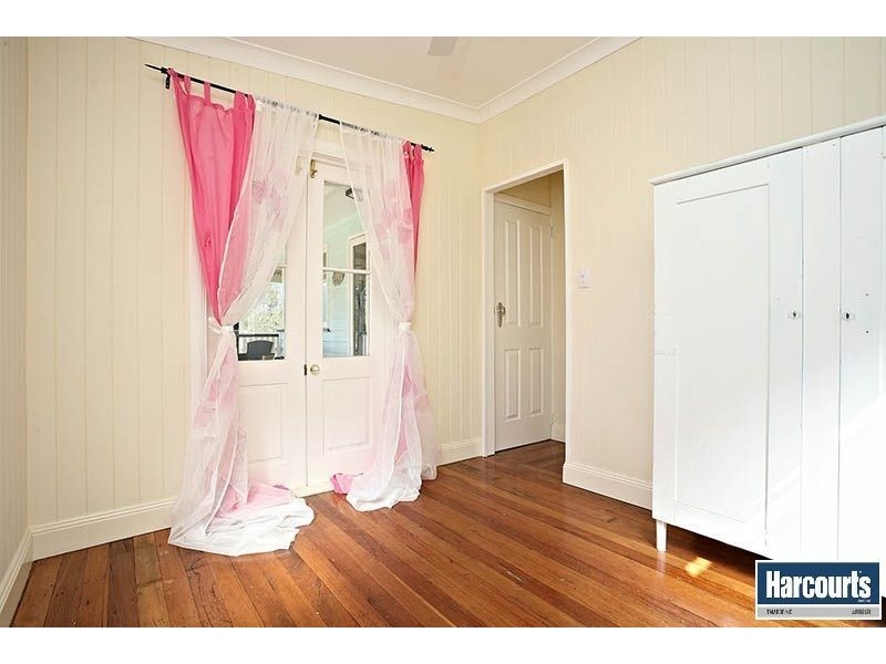 2 Chestnut Road, Tamborine QLD 4270