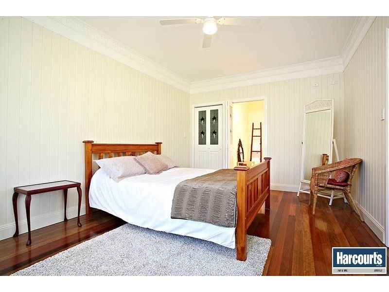 2 Chestnut Road, Tamborine QLD 4270