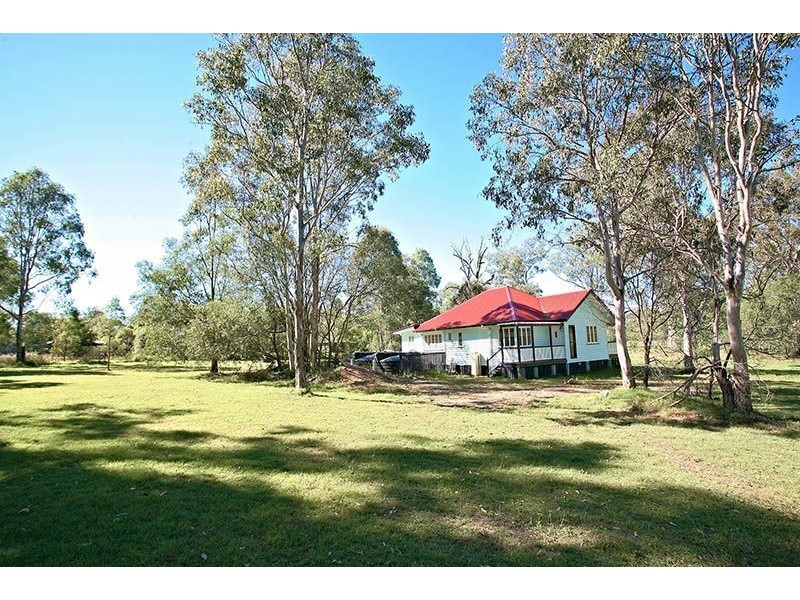 2 Chestnut Road, Tamborine QLD 4270