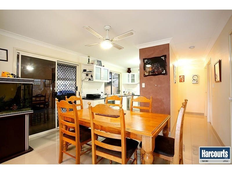 2 Bou Crt, Edens Landing QLD 4207