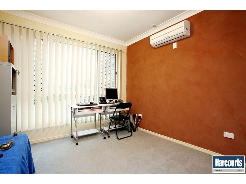 2 Bou Crt, Edens Landing QLD 4207