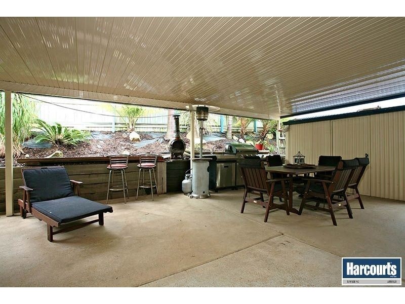 2 Bou Crt, Edens Landing QLD 4207