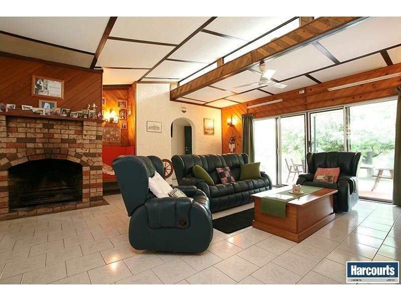93 Chestnut Rd, Tamborine QLD 4270