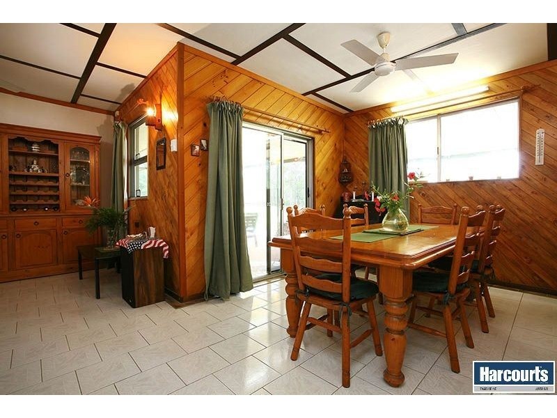 93 Chestnut Rd, Tamborine QLD 4270