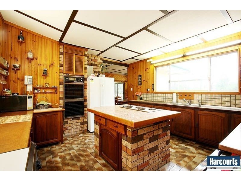 93 Chestnut Rd, Tamborine QLD 4270