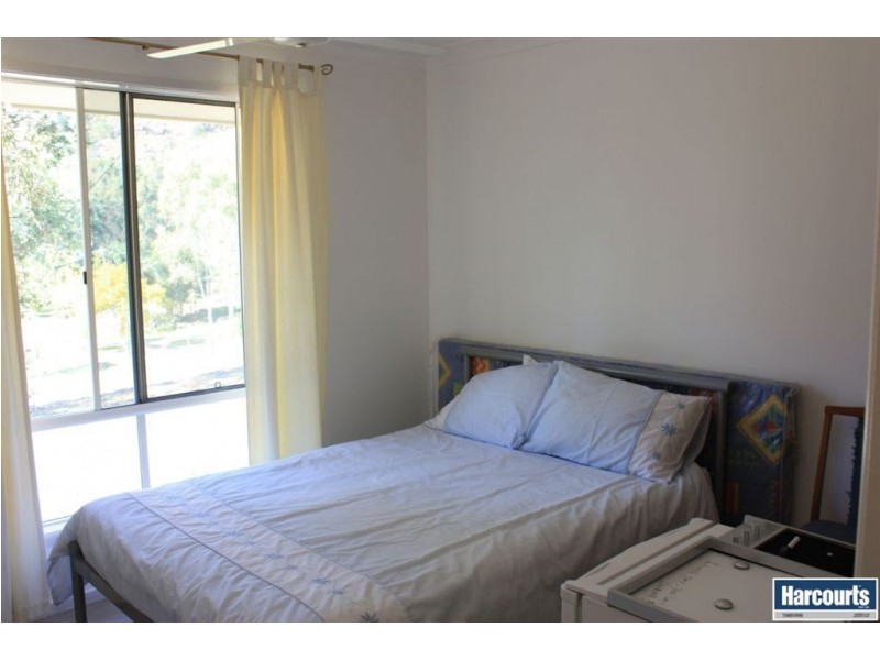 27 Smales Close, Kooralbyn QLD 4285