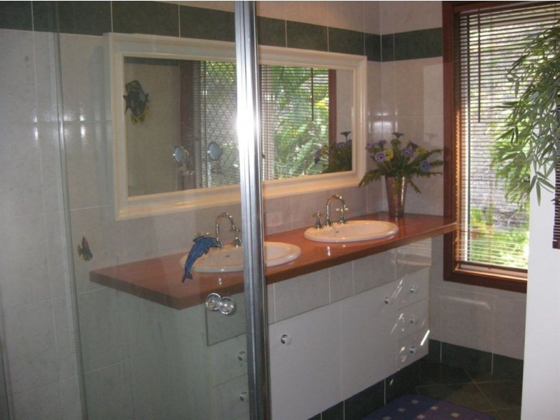 25 Dollarbird Drive, Tamborine QLD 4270