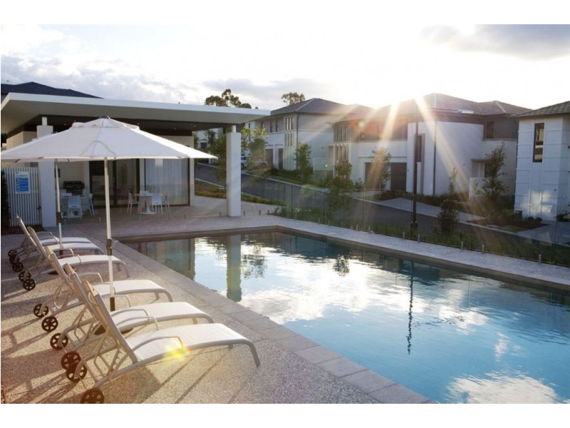 2 Burton Str, Merrimac QLD 4226