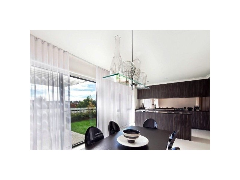 2 Burton Str, Merrimac QLD 4226
