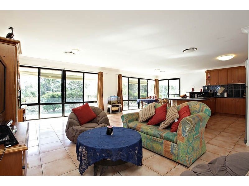 68-70 Racecourse Place, Tamborine QLD 4270