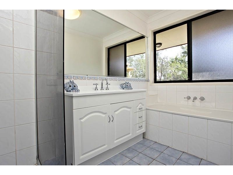 68-70 Racecourse Place, Tamborine QLD 4270