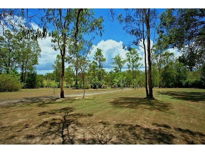 1 Donald Court, Tamborine QLD 4270