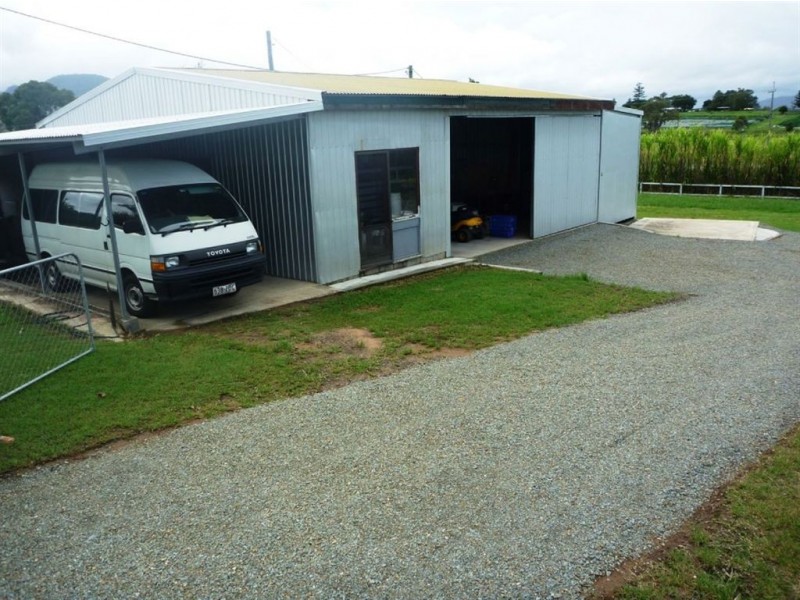 1 Larch road, Tamborine QLD 4270