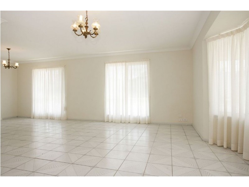 1 Larch road, Tamborine QLD 4270