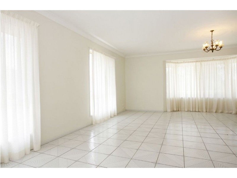 1 Larch road, Tamborine QLD 4270