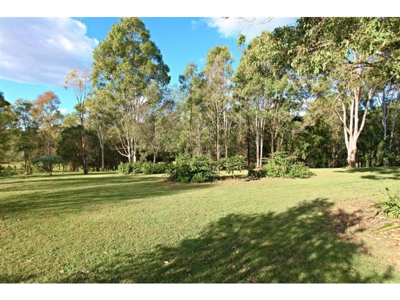 15 Parkes Court, Tamborine QLD 4270