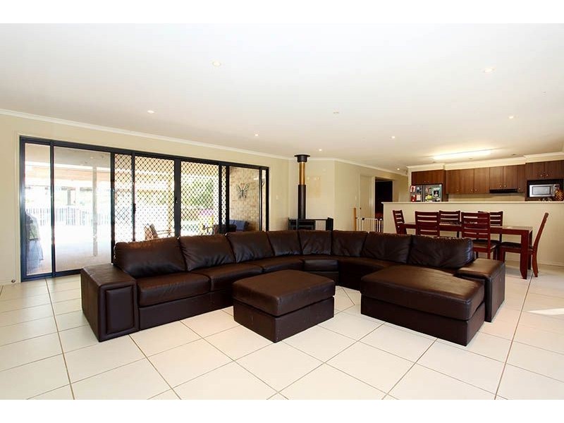 49 Tuggerah Grove, Tamborine QLD 4270