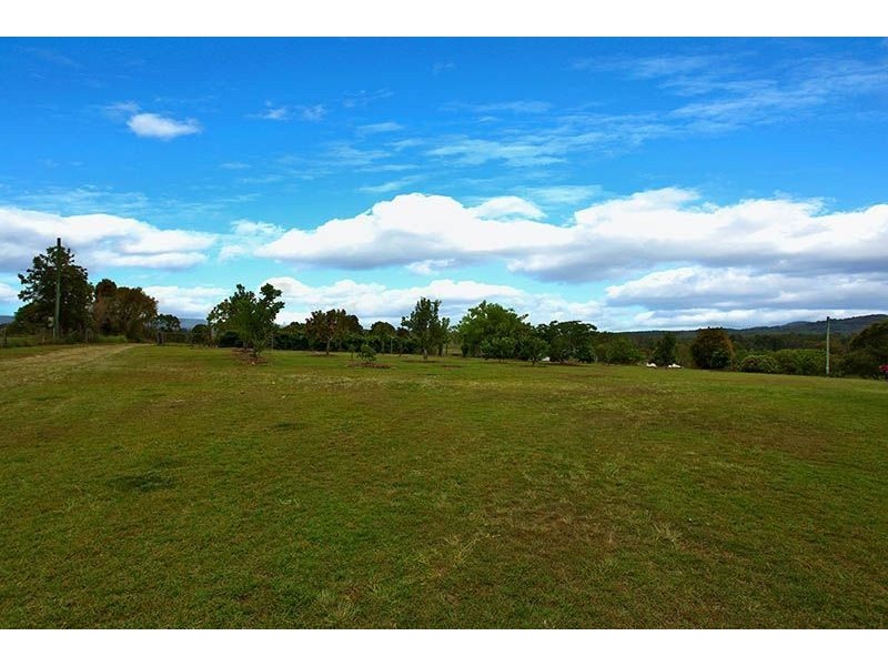 150 Larch Road, Tamborine QLD 4270