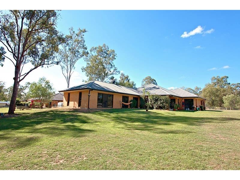54 RACECOURSE PLACE, Tamborine QLD 4270