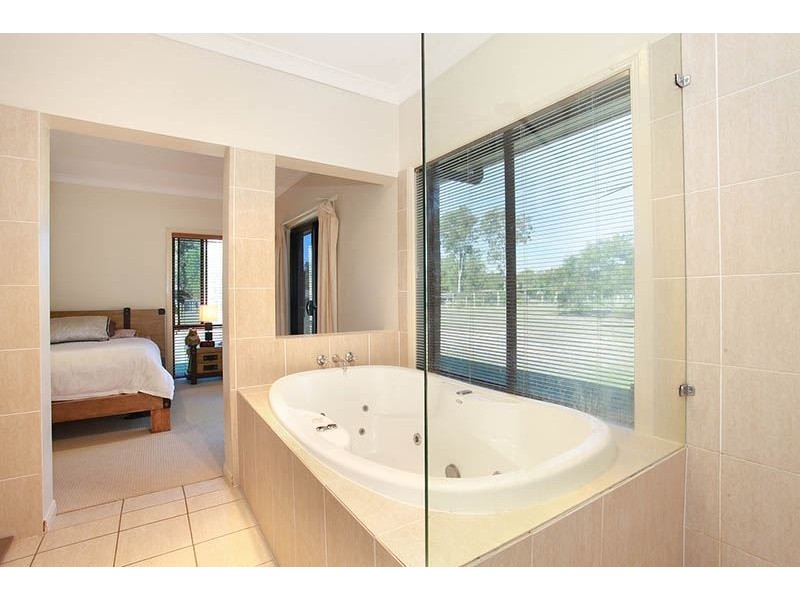 54 RACECOURSE PLACE, Tamborine QLD 4270