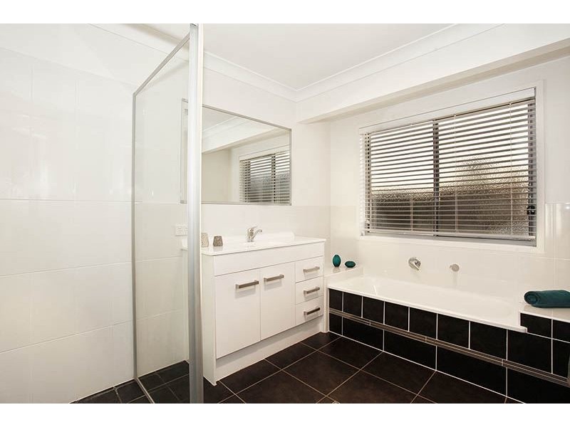 6-8 Borrowdale Court, Mundoolun QLD 4285