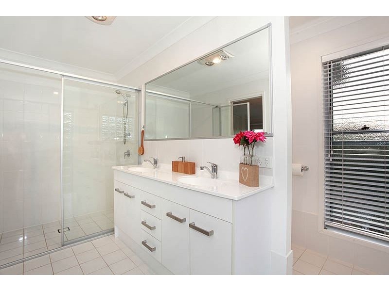 6-8 Borrowdale Court, Mundoolun QLD 4285