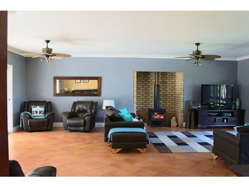 106 Hazel Road, Tamborine QLD 4270