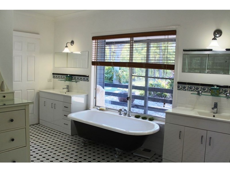 106 Hazel Road, Tamborine QLD 4270