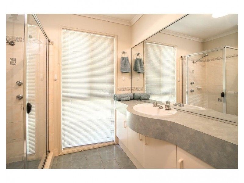 24 Murdoch Court, Mundoolun QLD 4285