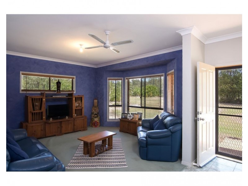 76 Racecourse Place, Tamborine QLD 4270