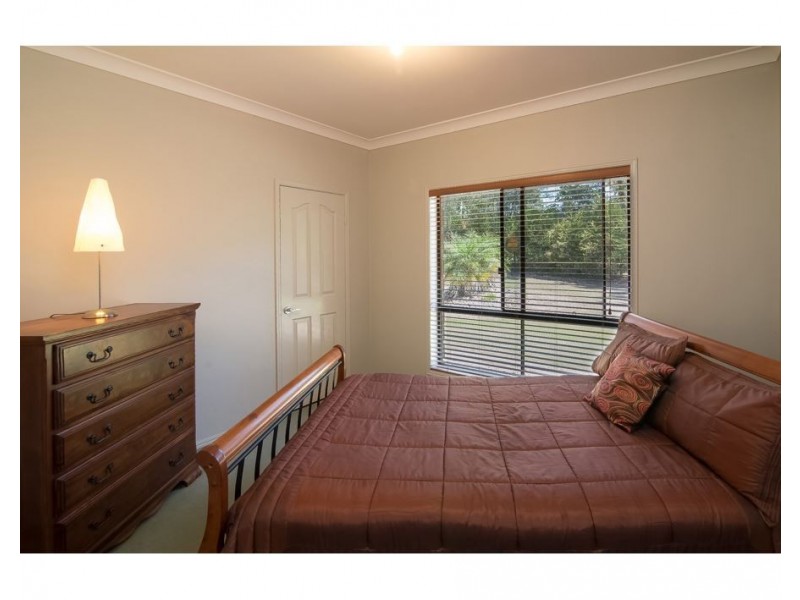 76 Racecourse Place, Tamborine QLD 4270