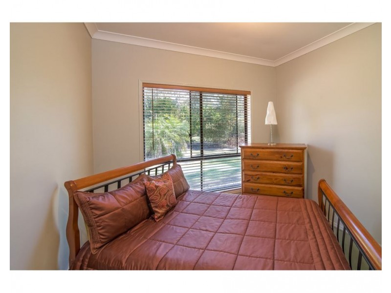 76 Racecourse Place, Tamborine QLD 4270