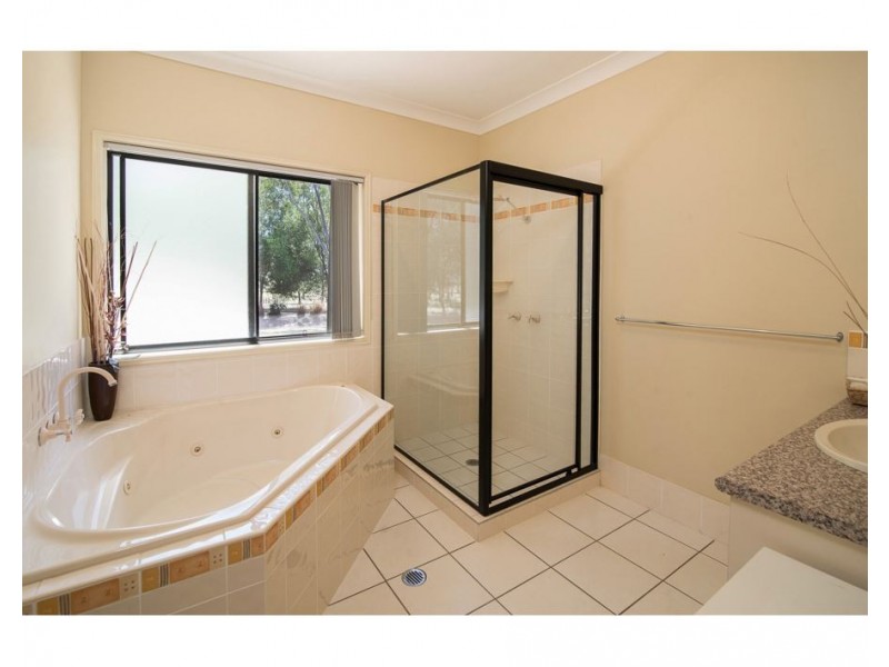 76 Racecourse Place, Tamborine QLD 4270