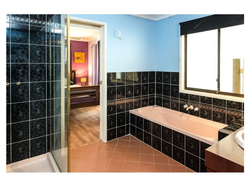 2 Bundamba Court, Mundoolun QLD 4285