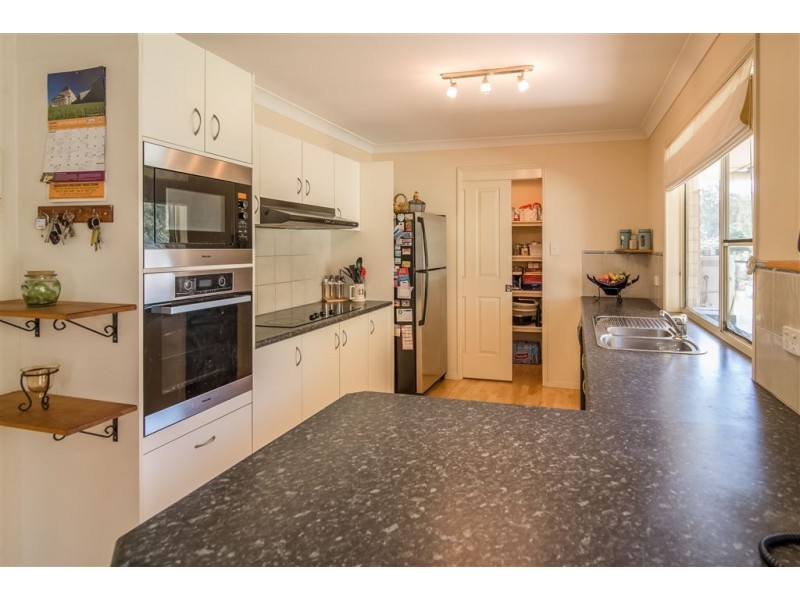 21 Racecourse Place, Tamborine QLD 4270