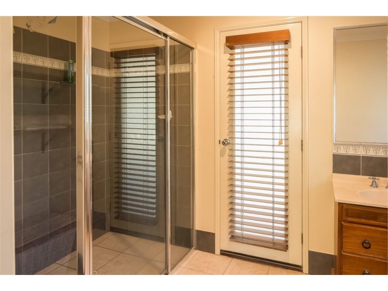 21 Racecourse Place, Tamborine QLD 4270