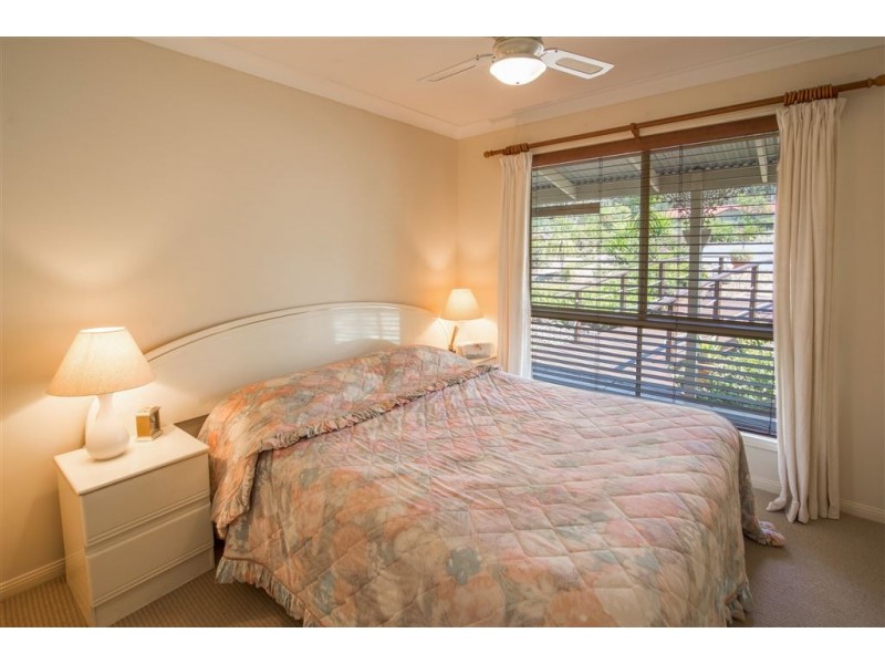 21 Racecourse Place, Tamborine QLD 4270