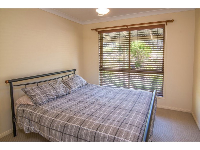 21 Racecourse Place, Tamborine QLD 4270