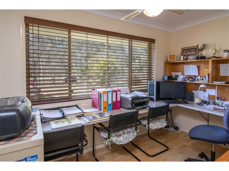 21 Racecourse Place, Tamborine QLD 4270