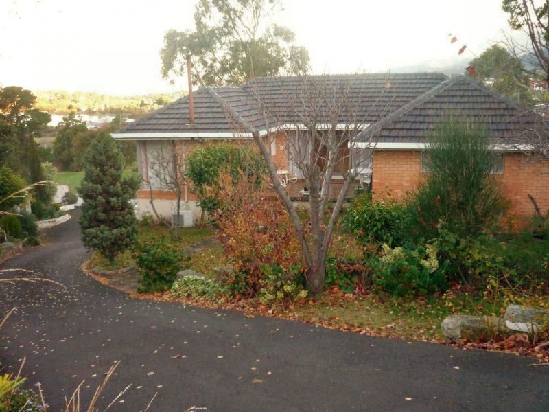 4 Roseneath Place, Austins Ferry TAS 7011