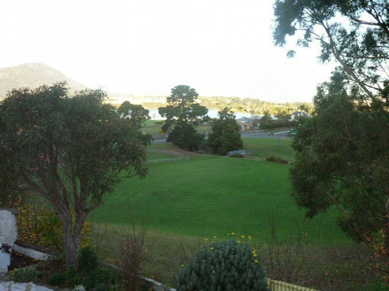 4 Roseneath Place, Austins Ferry TAS 7011
