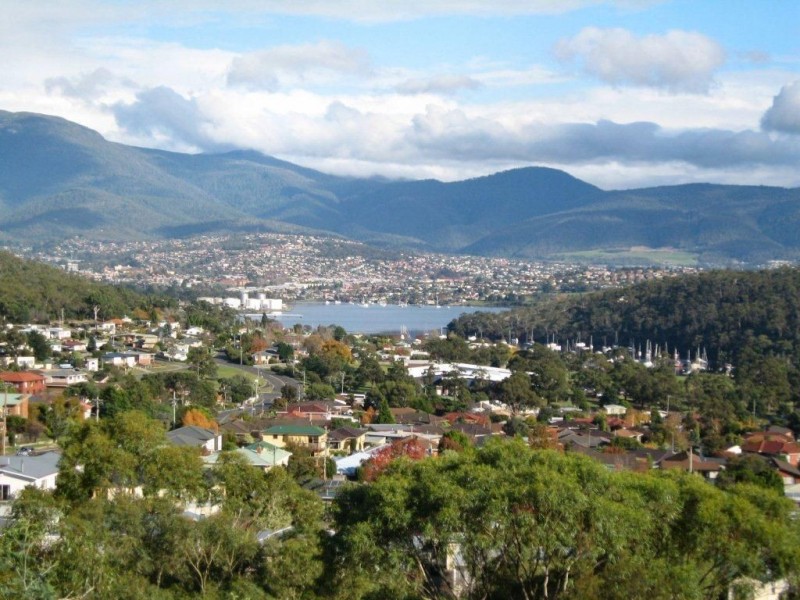 8 Thoona Street, Geilston Bay TAS 7015