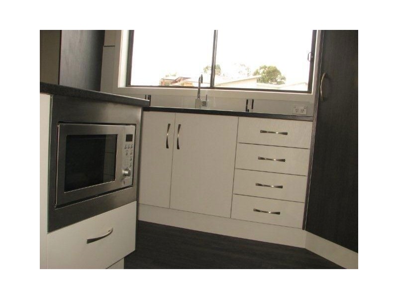 1+2/5 Travers Court, Claremont TAS 7011