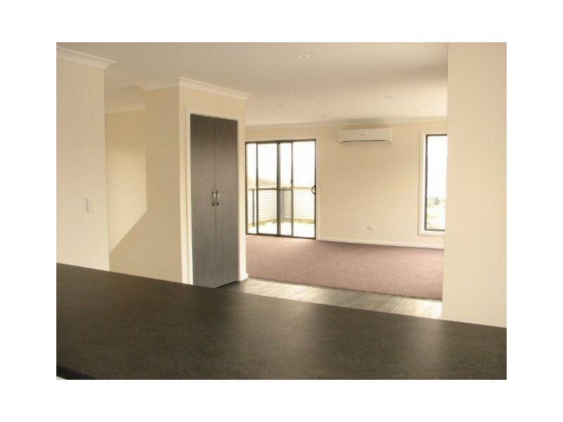 1+2/5 Travers Court, Claremont TAS 7011