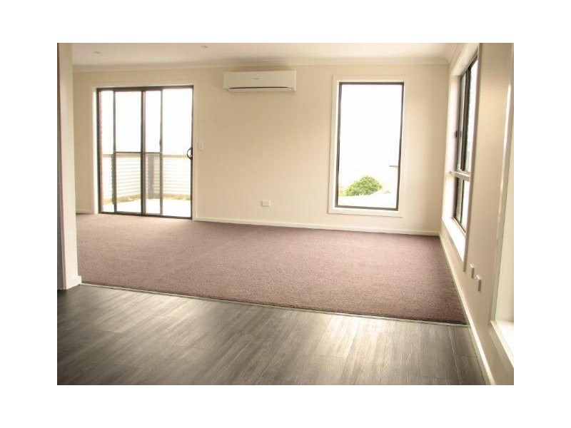 1+2/5 Travers Court, Claremont TAS 7011